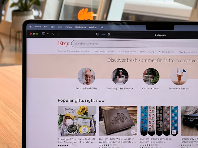 What documents are needed to open an online store in Ukraine?